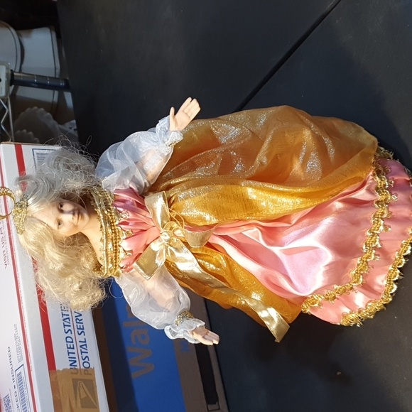 Christmas angel tree topper - Picture 3 of 9